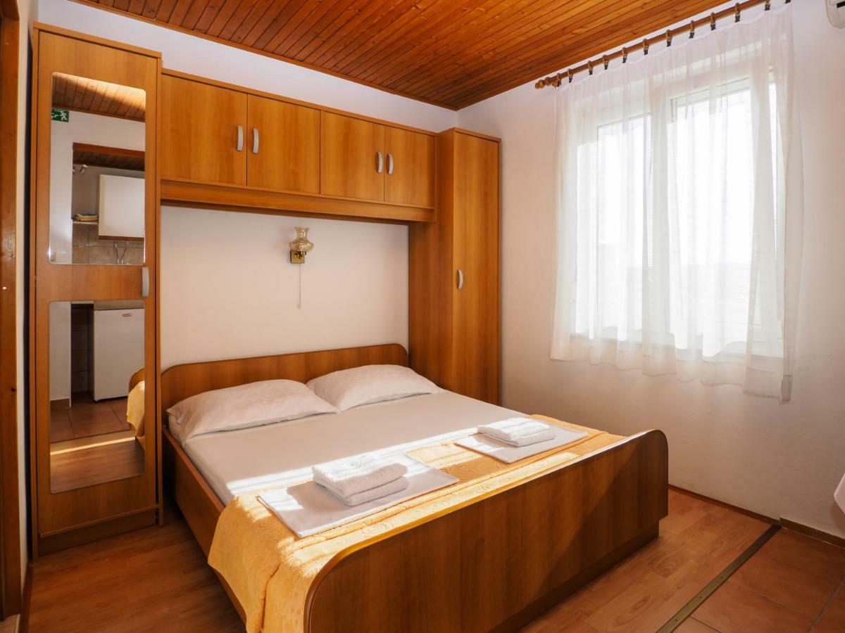 Cozy Studio With Private Terrace Barac Crikvenica Bagian luar foto